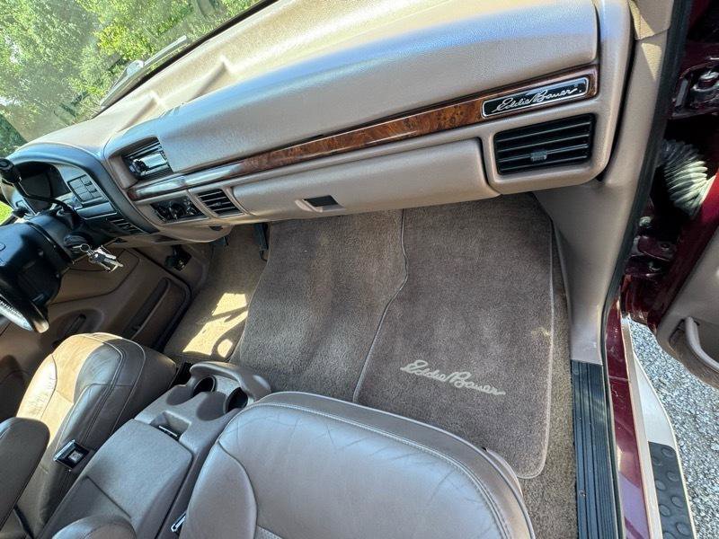Used 1996 Ford Bronco Eddie Bauer AWD/4WD image 14