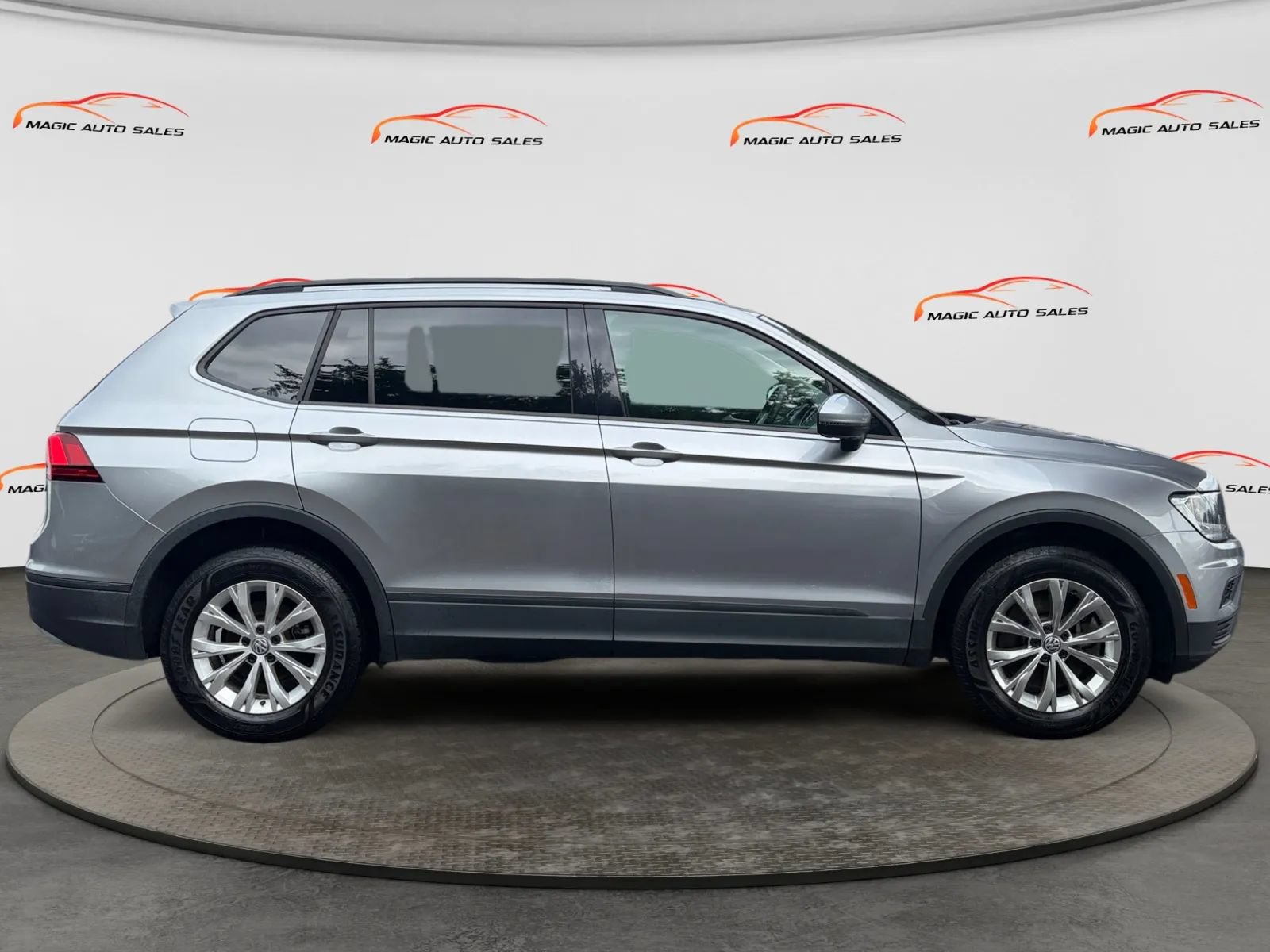Used 2020 Volkswagen Tiguan S w/ 3rd Row Seat Package AWD/4WD image 6