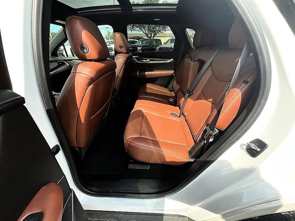 Used 2021 Cadillac XT5 Premium Luxury AWD/4WD image 28