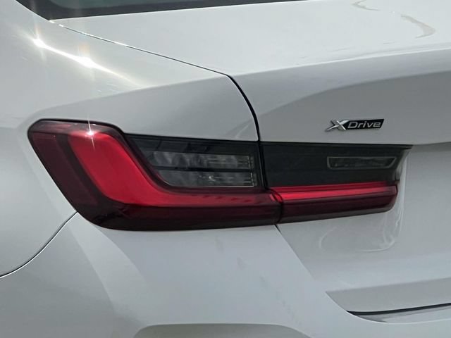 Used 2023 BMW 330i xDrive Sedan w/ Driving Assistance Package AWD/4WD image 11