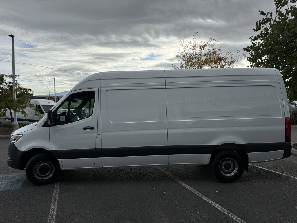 Used 2024 Mercedes-Benz Sprinter 3500 image 3