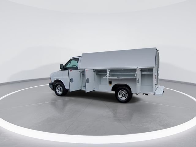New 2025 GMC Savana 3500 w/ Power Convenience Package RWD image 6