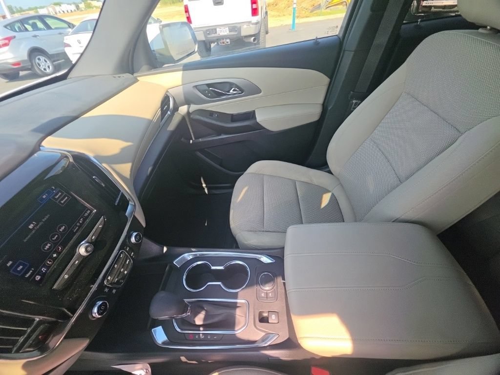 Used 2023 Chevrolet Traverse LS AWD/4WD image 22