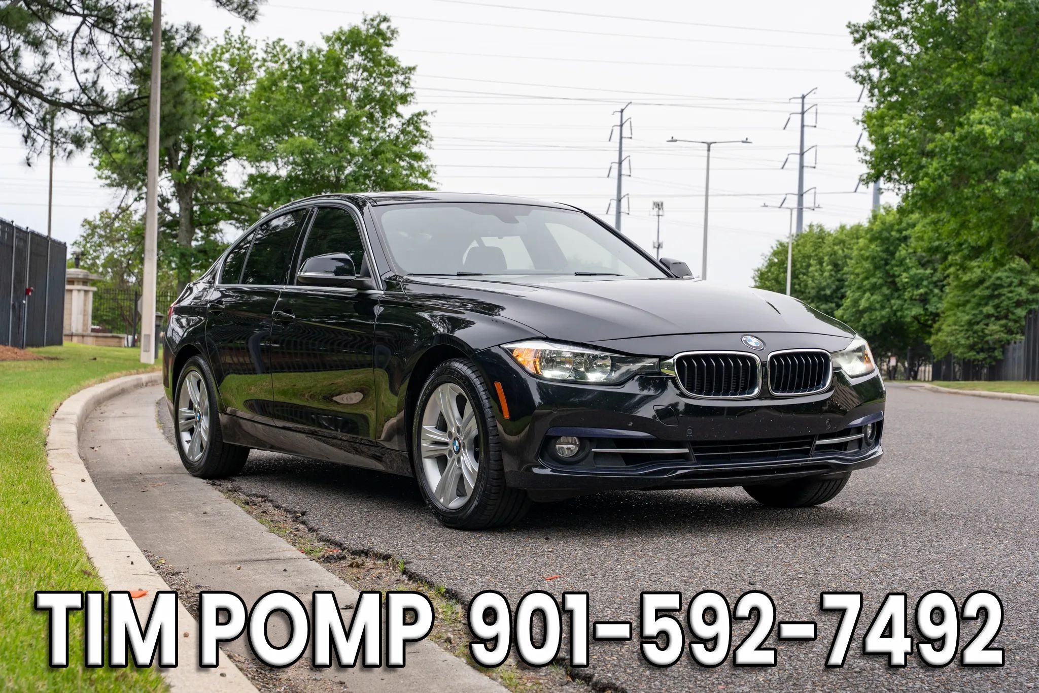 Used 2017 BMW 330i xDrive Sedan AWD/4WD image 3