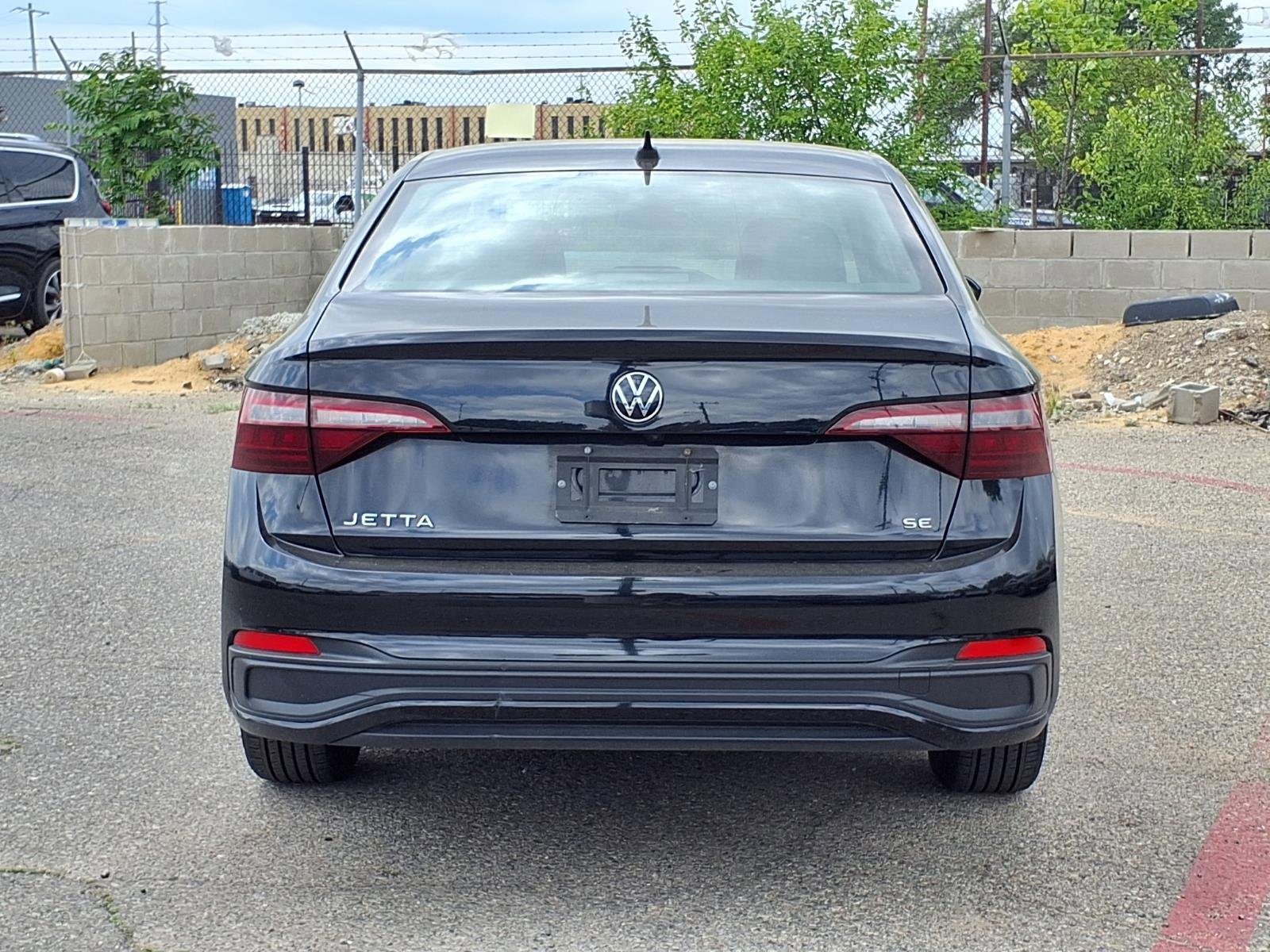 Used 2024 Volkswagen Jetta SE FWD image 18