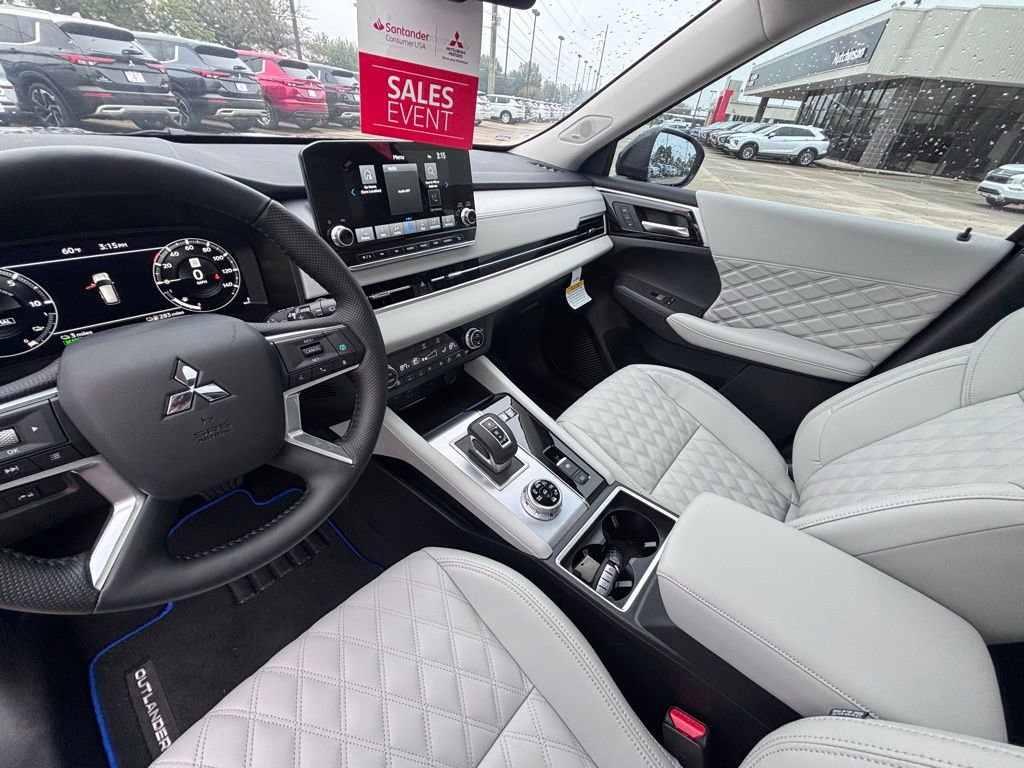 Used 2024 Mitsubishi Outlander SEL image 10