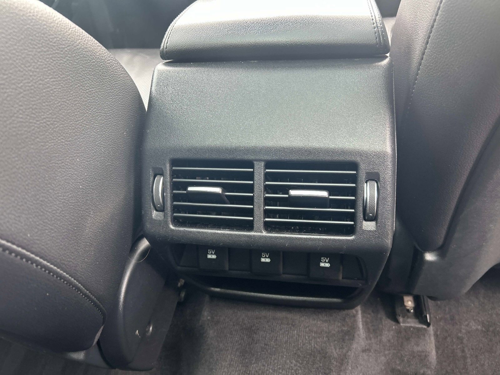 Used 2018 Jaguar E-PACE SE image 16