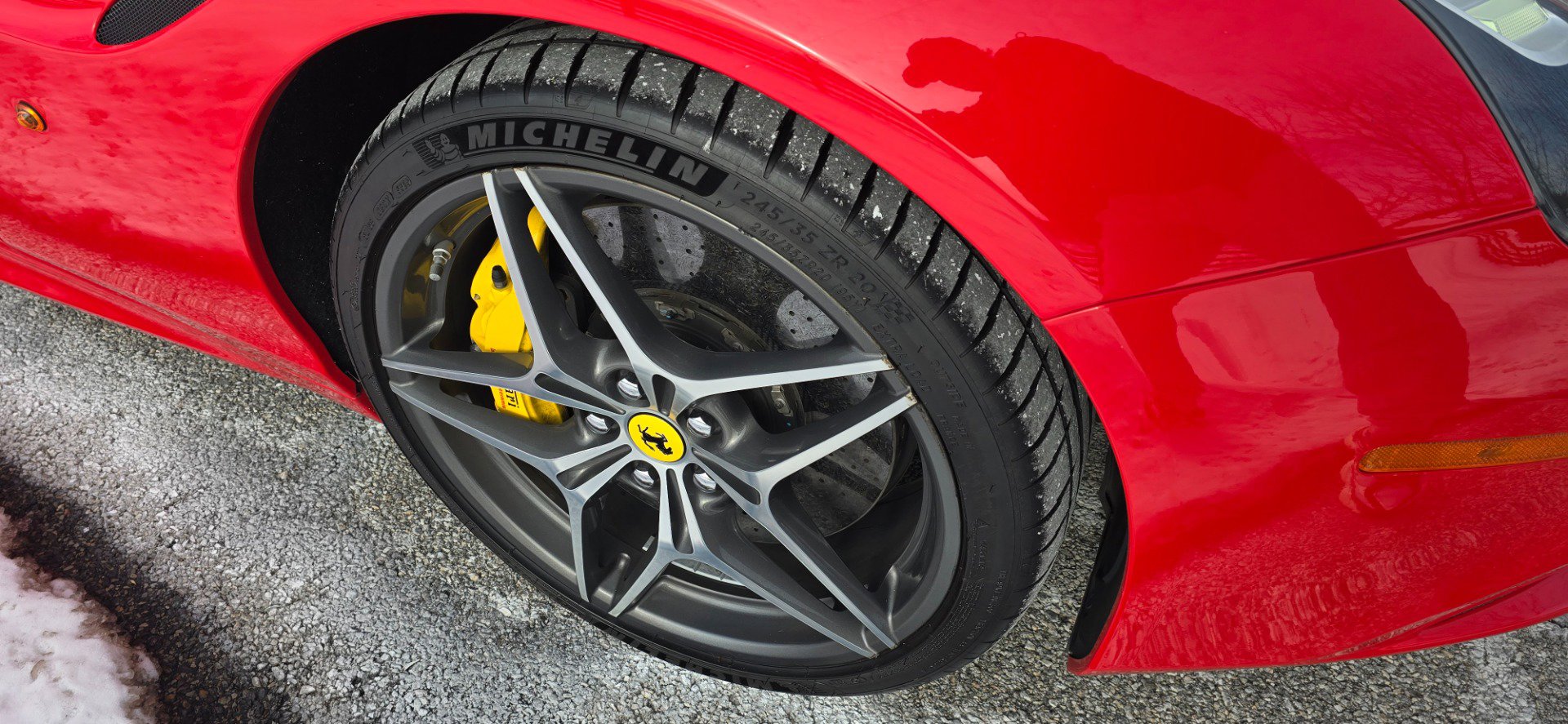 Used 2015 Ferrari California T RWD image 13