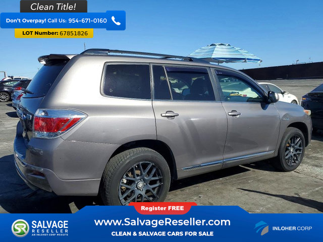 Used 2013 Toyota Highlander 4WD Hybrid w/ Leather Premium Pkg image 4