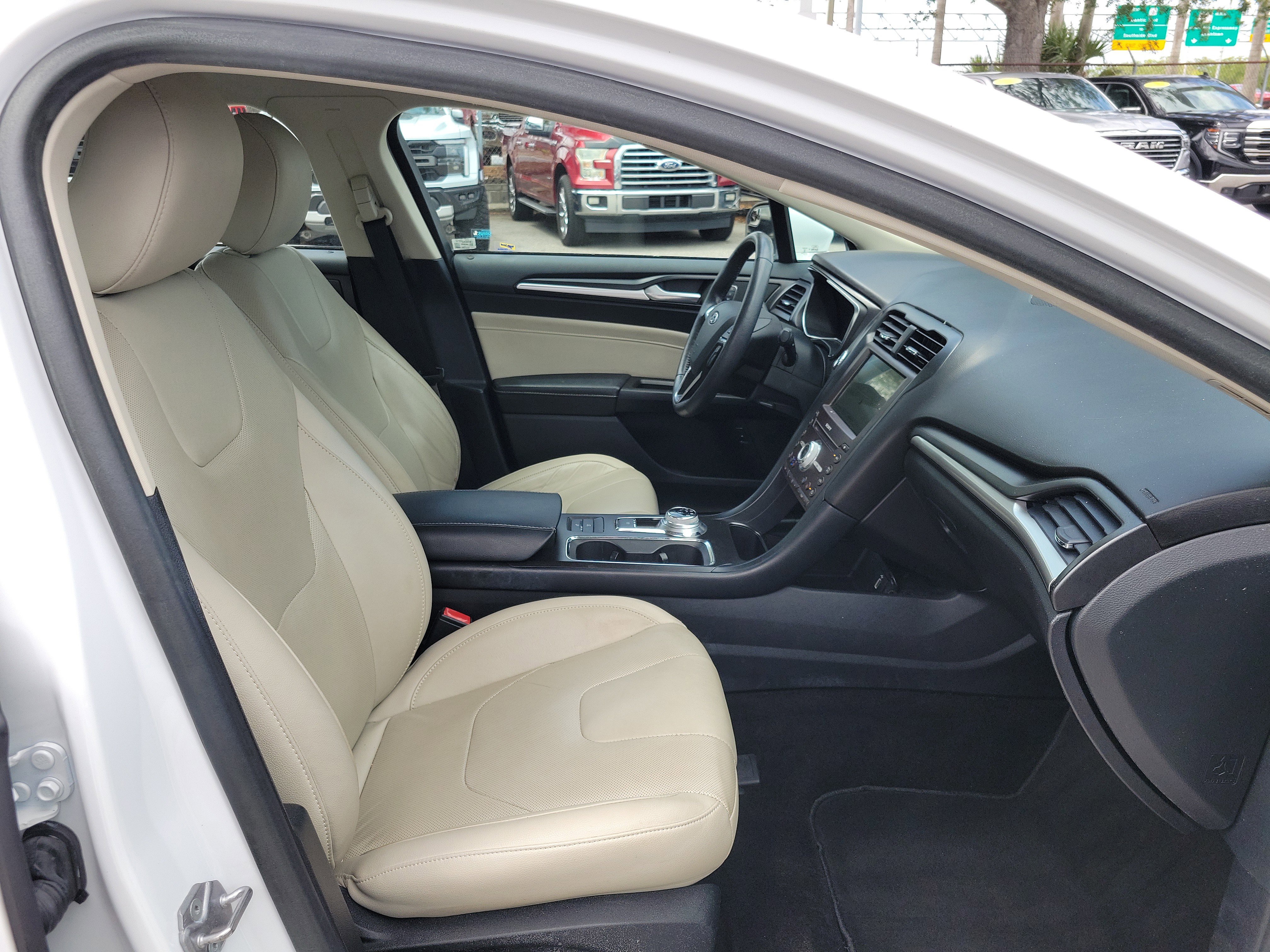 Used 2018 Ford Fusion Titanium image 31