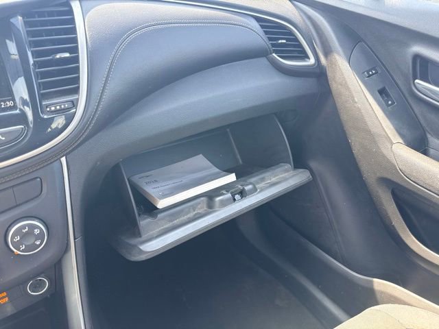 Used 2018 Chevrolet Trax LS FWD image 30