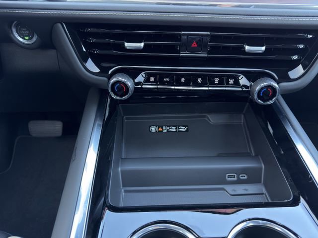 New 2026 Chevrolet Suburban Premier image 16