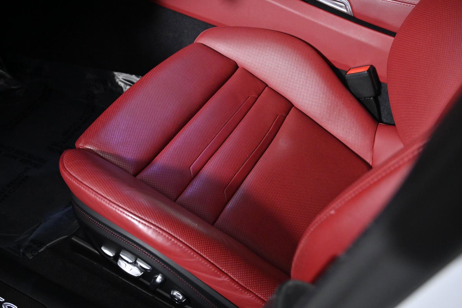 Used 2020 Porsche Panamera GTS image 33