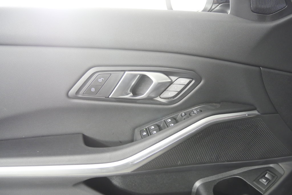 Certified 2026 BMW 330i Sedan RWD image 8