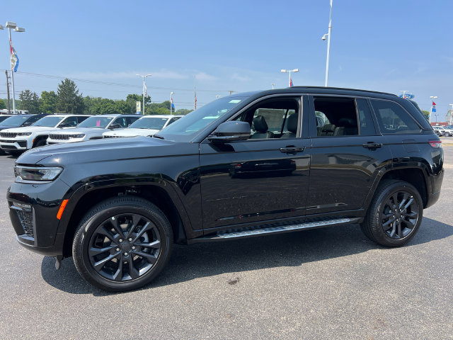New 2026 Jeep Grand Cherokee Limited AWD/4WD image 3