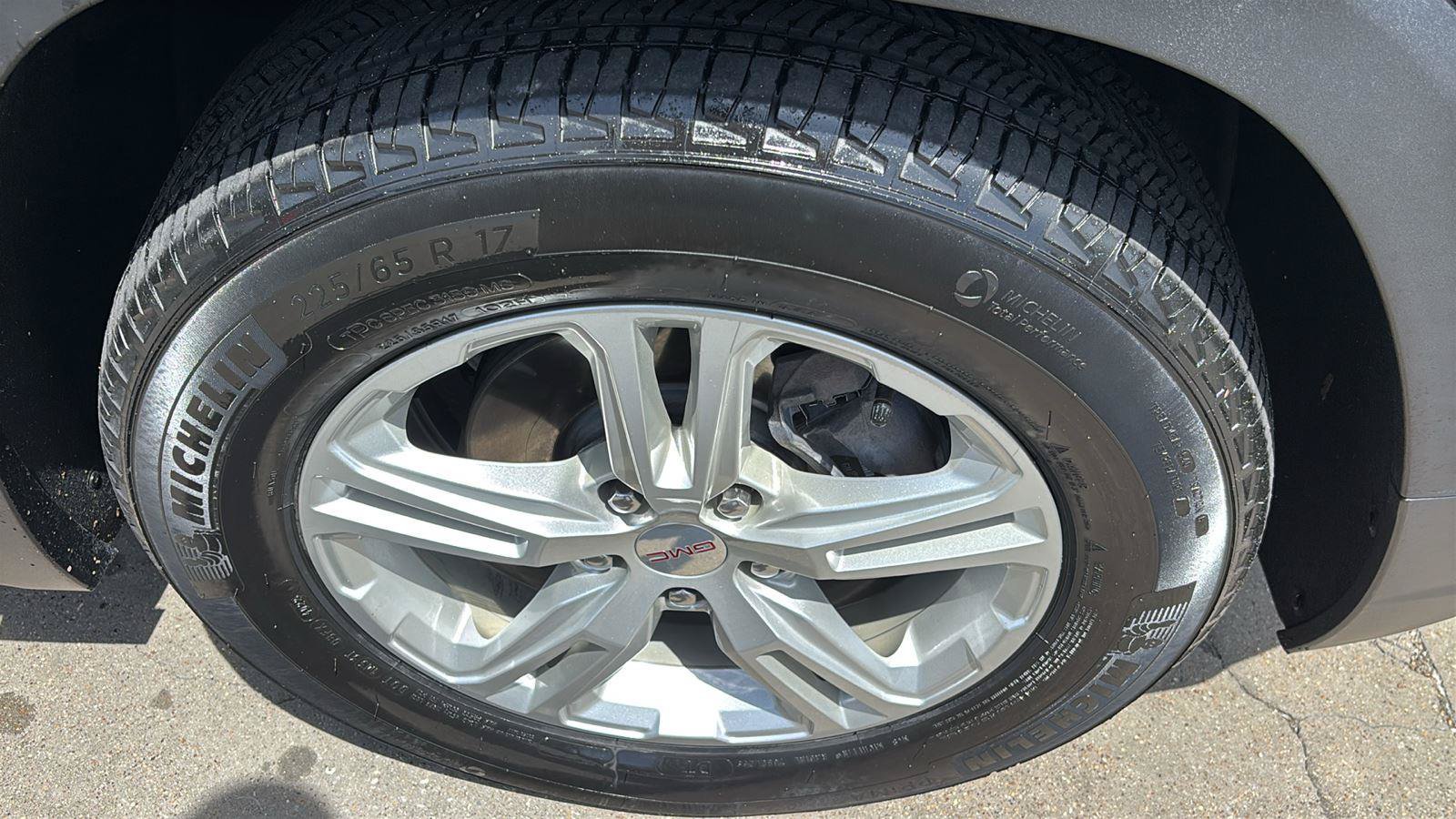 Used 2023 GMC Terrain SLE FWD image 9