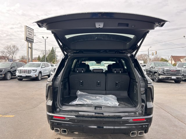 New 2026 Chevrolet Traverse RS w/ LPO, Floor Liner Package FWD image 9