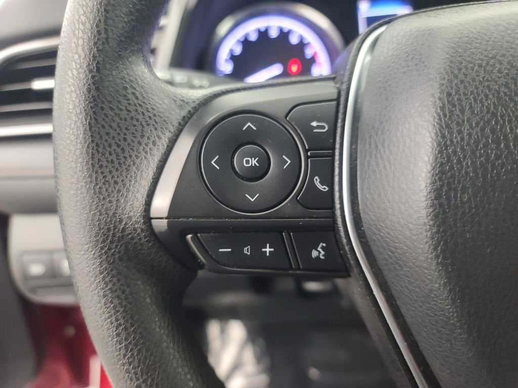 Used 2020 Toyota Camry LE image 27