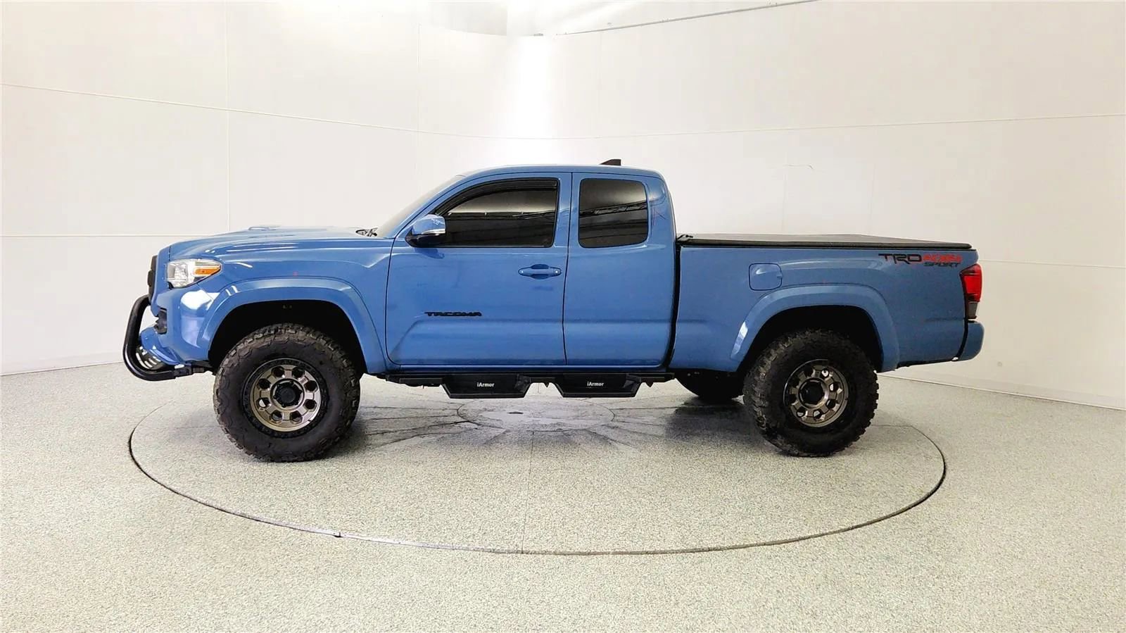 Used 2019 Toyota Tacoma TRD Sport image 4