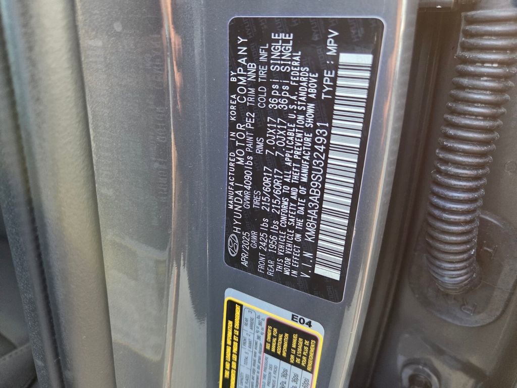 Used 2025 Hyundai Kona SE image 15