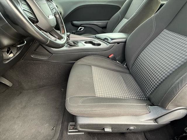 Used 2023 Dodge Challenger SXT RWD image 14