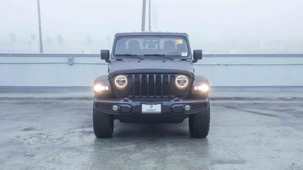 Certified 2021 Jeep Gladiator Willys image 3