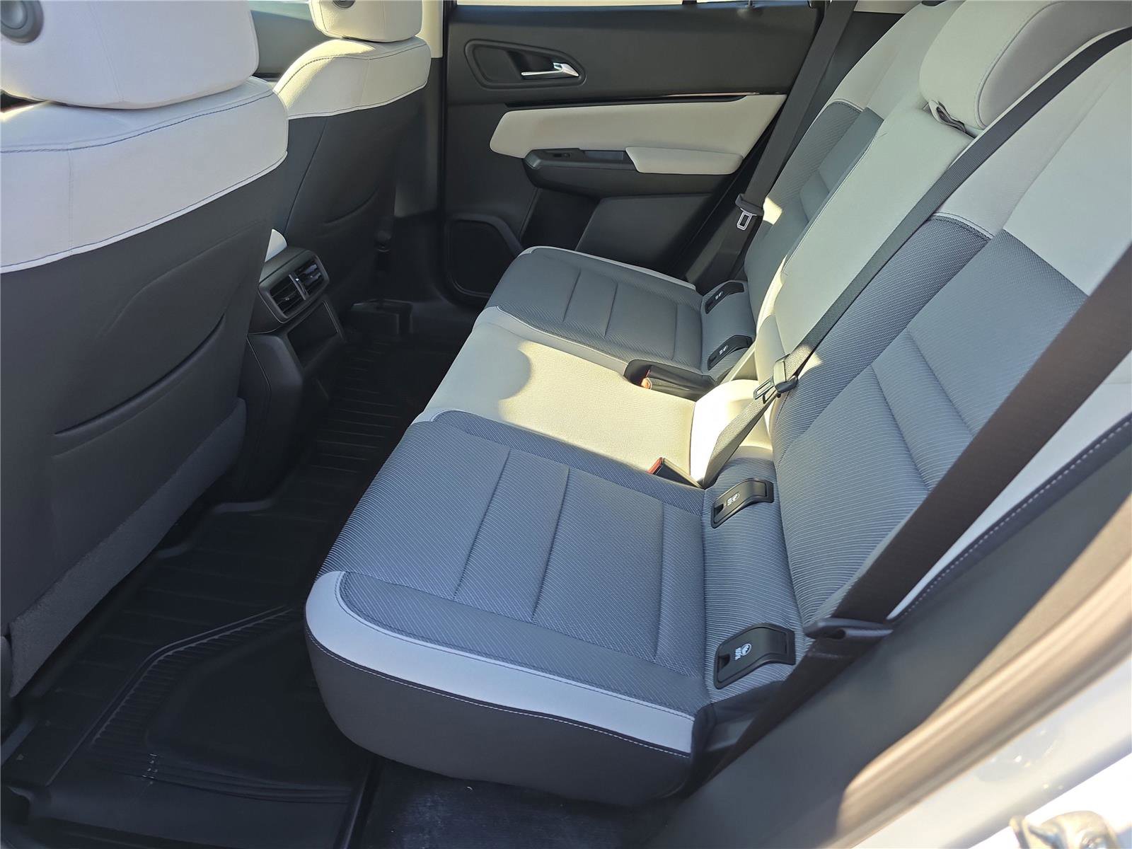 New 2026 Honda Prologue EX image 13