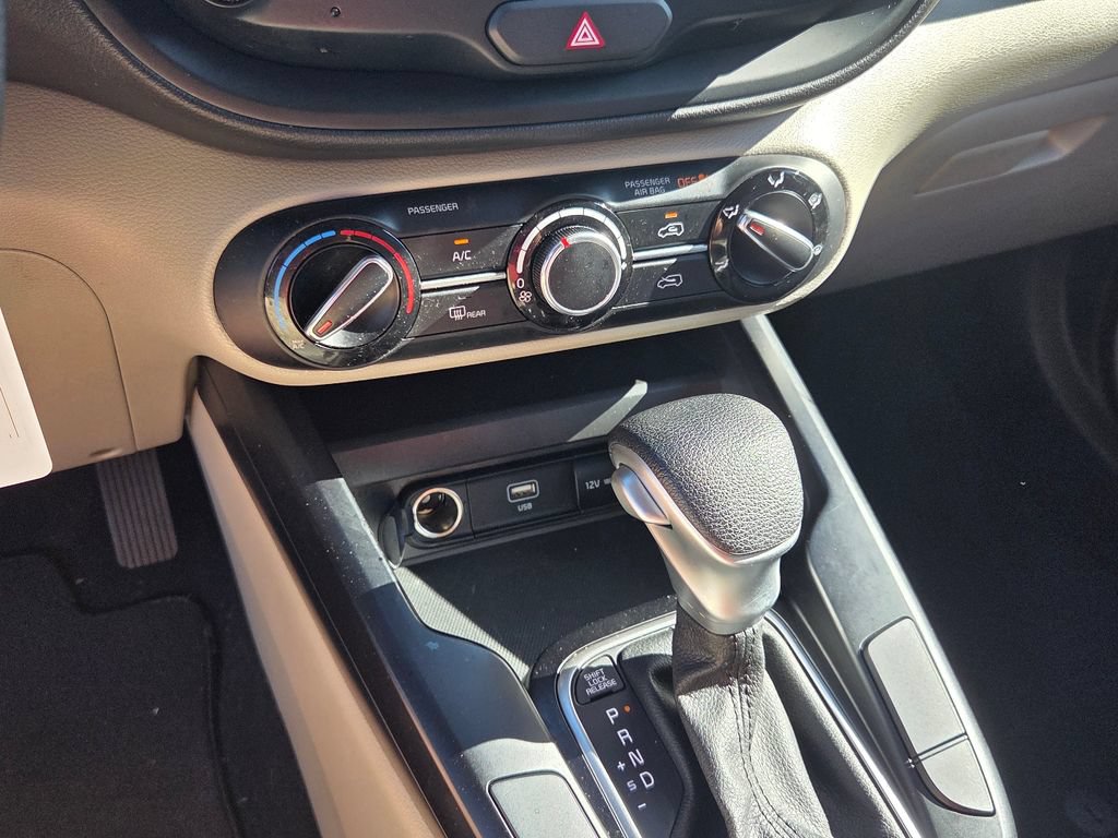 Used 2025 Kia Soul LX w/ LX Technology Package FWD image 20