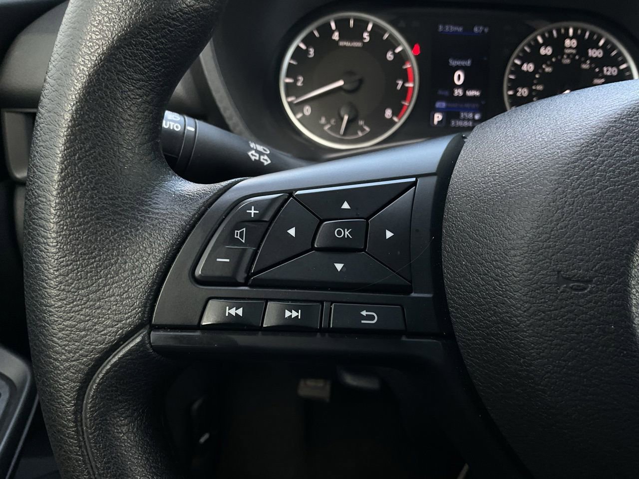 Used 2025 Nissan Sentra S FWD image 29