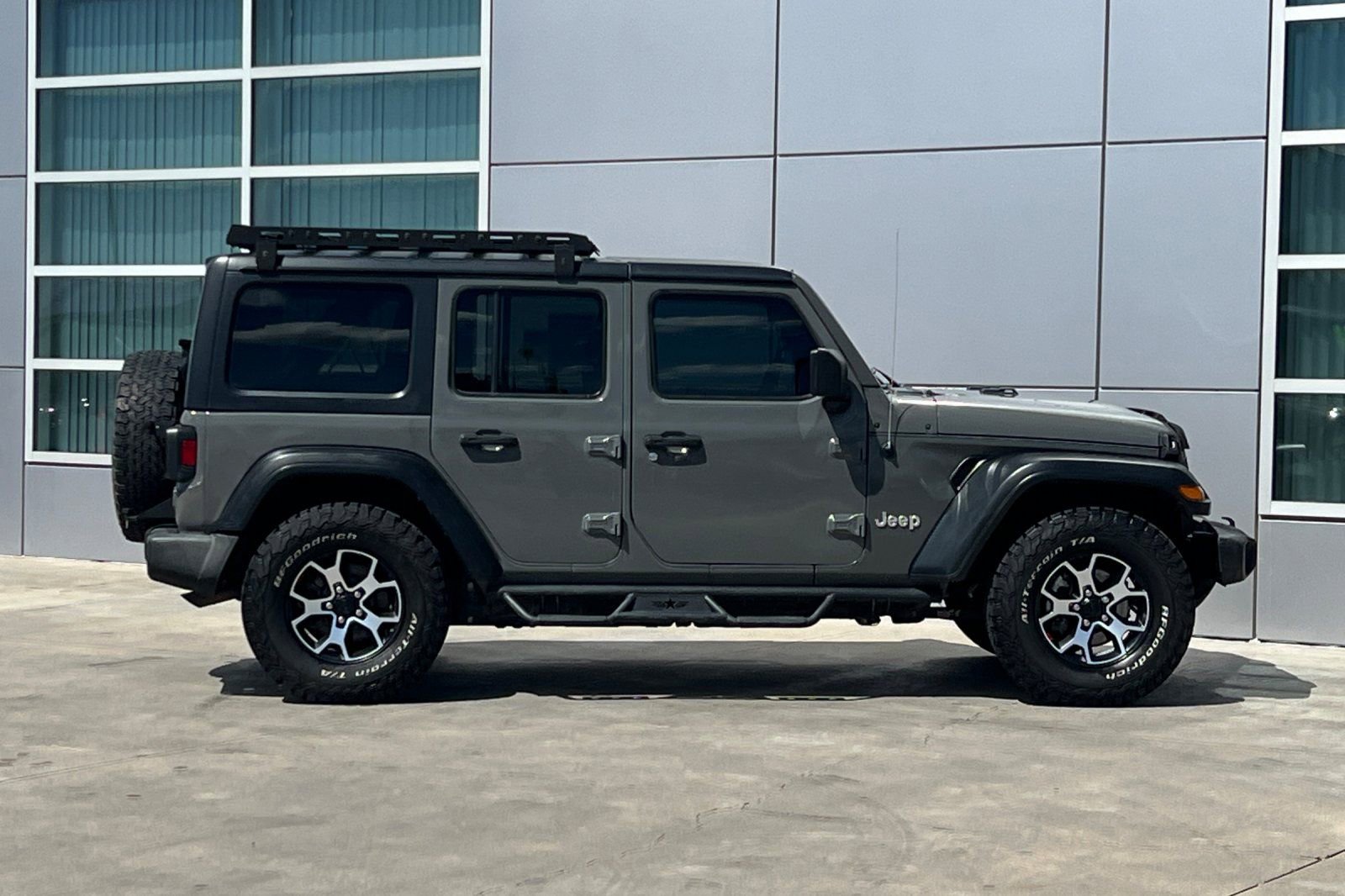 Used 2021 Jeep Wrangler Unlimited Sport image 3