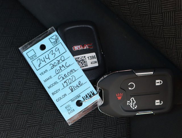 Used 2020 GMC Sierra 1500 Elevation w/ Elevation Value Package image 18