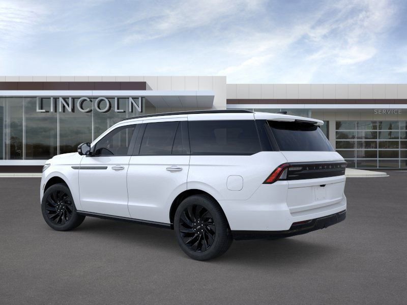 New 2025 Lincoln Navigator Reserve w/ Jet Appearance Package AWD/4WD image 4