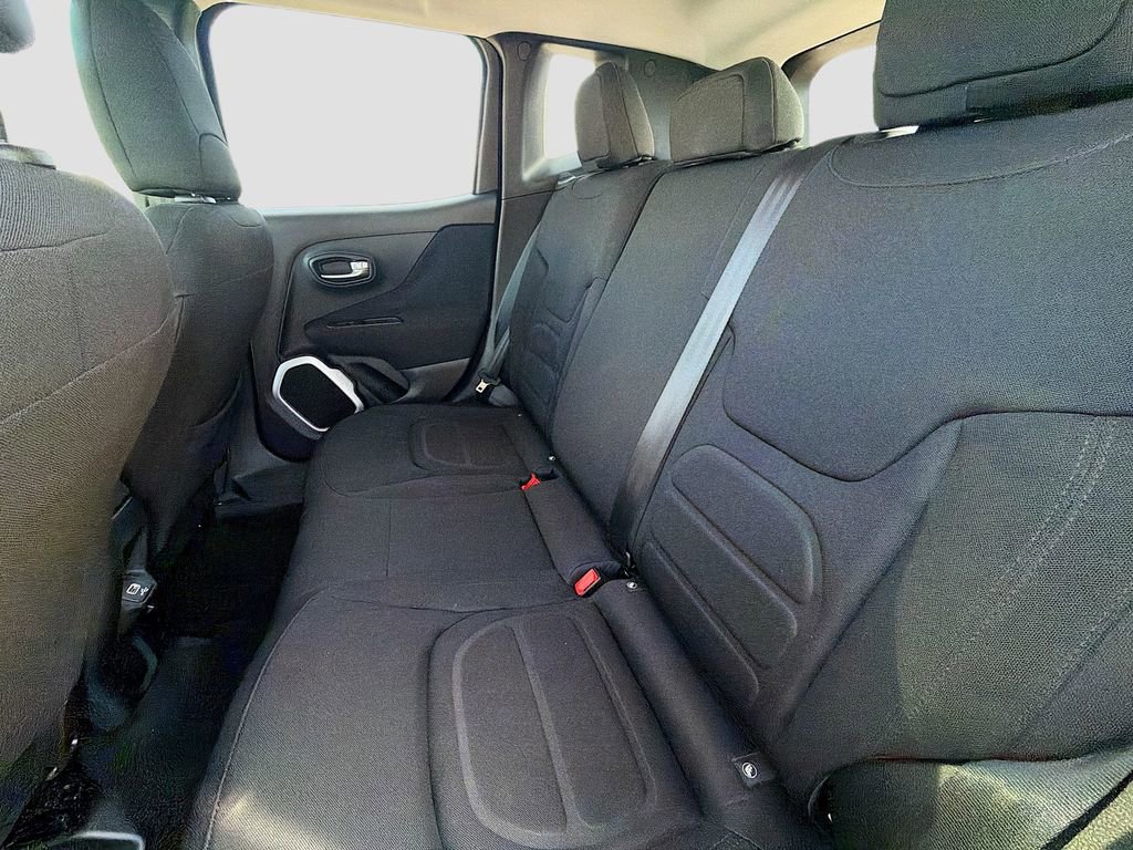 Used 2019 Jeep Renegade Latitude image 18