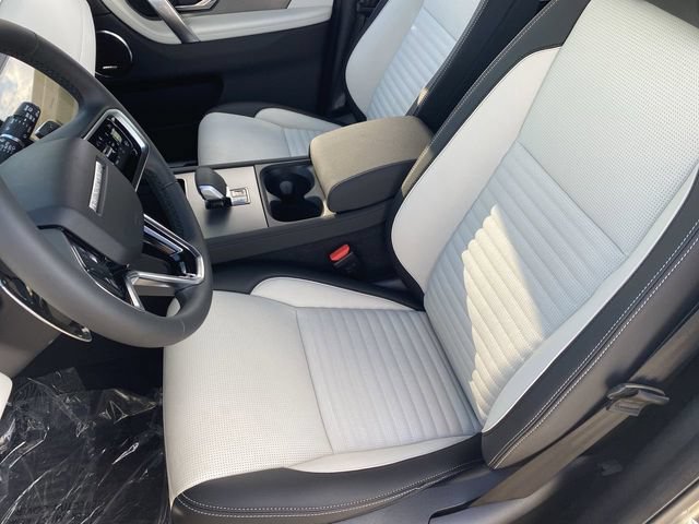 Used 2025 Land Rover Discovery Sport Dynamic SE AWD/4WD image 6