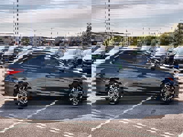 Used 2016 Toyota Camry SE image 7