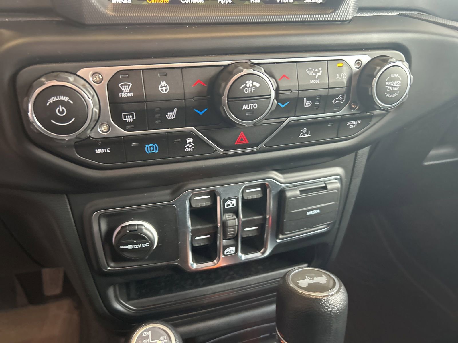 Used 2023 Jeep Wrangler Unlimited w/ Cold Weather Group AWD/4WD image 27