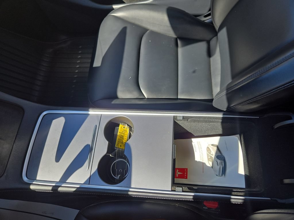 Used 2024 Tesla Model Y Long Range AWD/4WD image 26