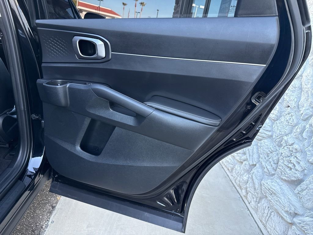 Used 2025 Kia Sorento EX w/ Panoramic Sunroof Package FWD image 29