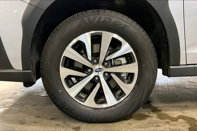 Used 2025 Subaru Outback Premium AWD/4WD image 9