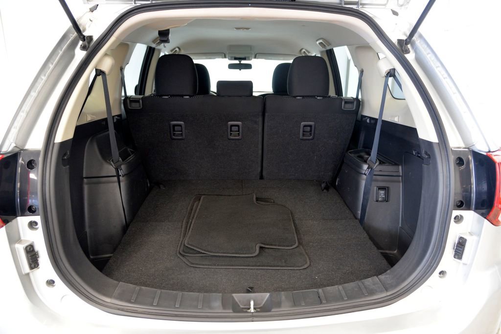 Used 2020 Mitsubishi Outlander SE image 28