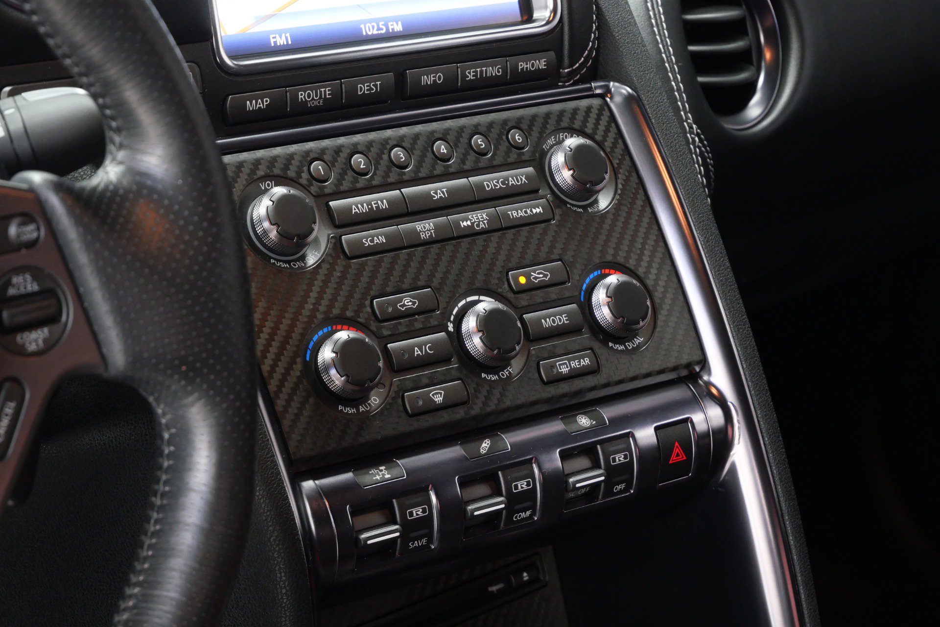 Used 2015 Nissan GT-R Premium AWD/4WD image 31
