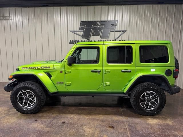 Used 2025 Jeep Wrangler Unlimited Rubicon w/ Convenience Group AWD/4WD image 3