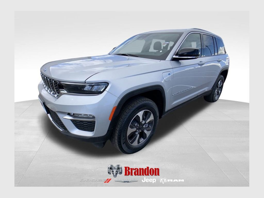 New 2025 Jeep Grand Cherokee Limited 4xe w/ Trailer Tow Package