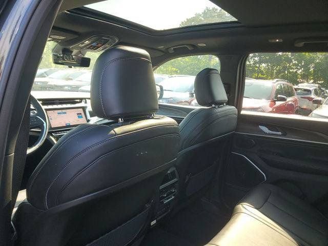 New 2026 Jeep Grand Cherokee Limited AWD/4WD image 10