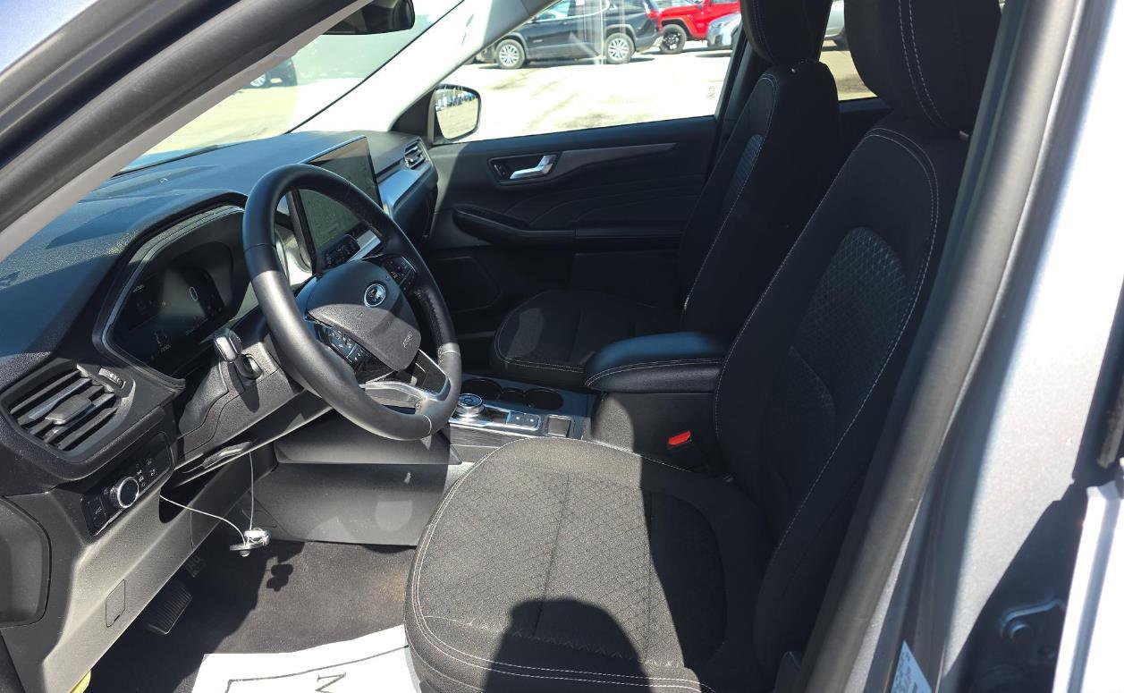 Used 2024 Ford Escape Active w/ Tech Pack #2 FWD image 5