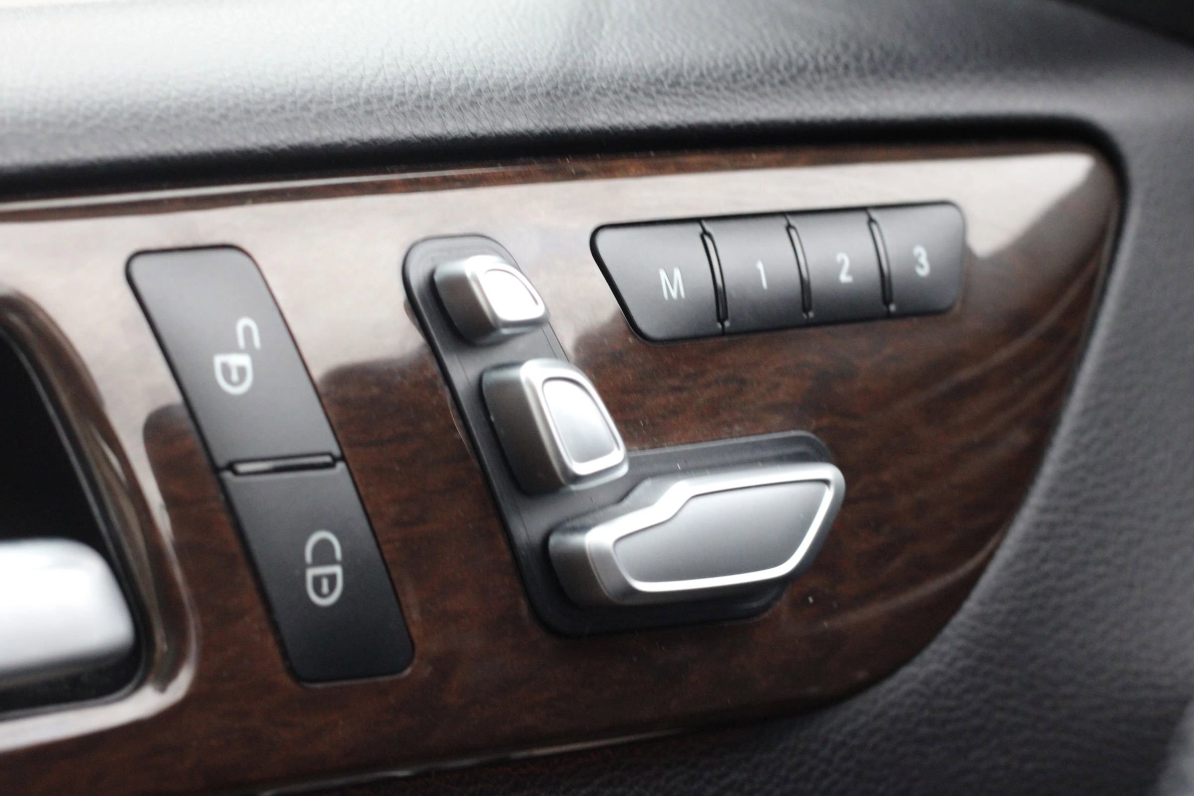 Used 2018 Mercedes-Benz GLS 450 4MATIC w/ Premium Package image 22