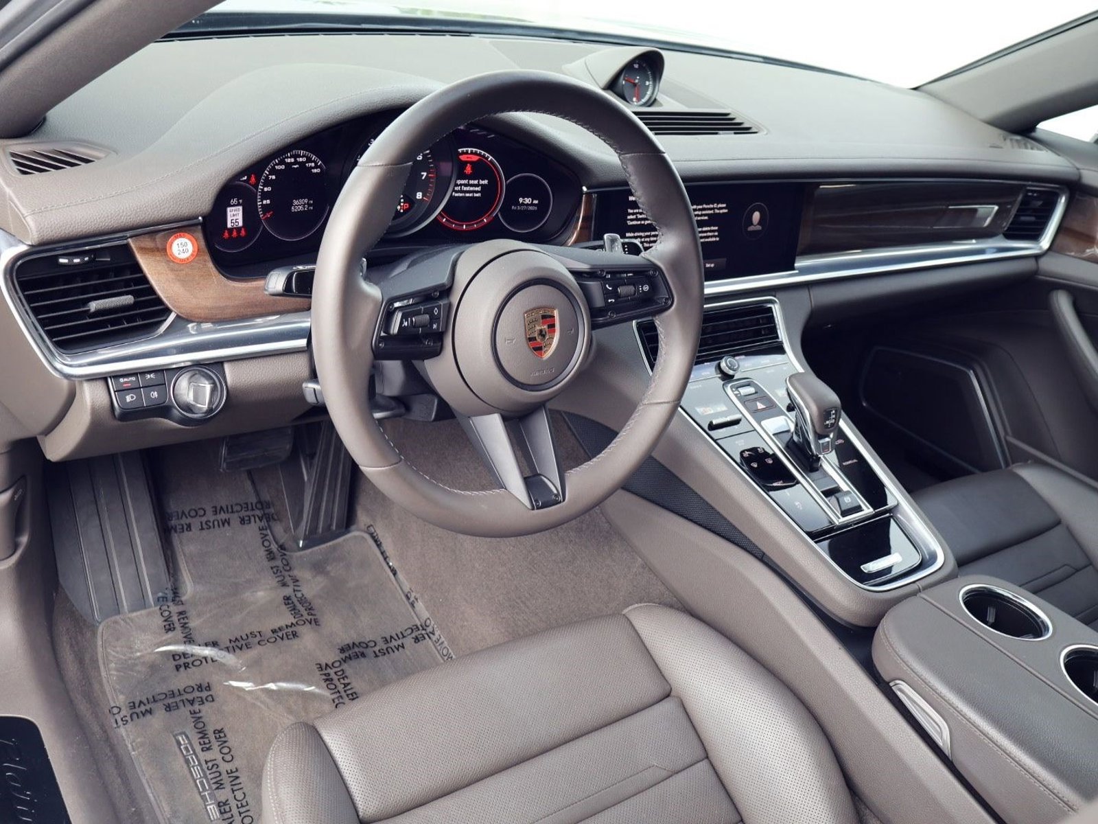 Certified 2023 Porsche Panamera Platinum Edition image 4