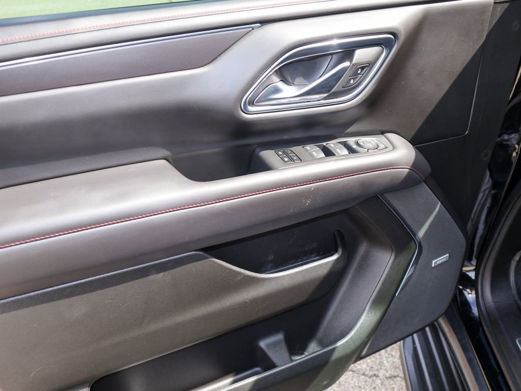 Used 2023 Chevrolet Suburban RST AWD/4WD image 11