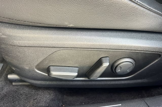 Used 2025 Hyundai Elantra Limited FWD image 13