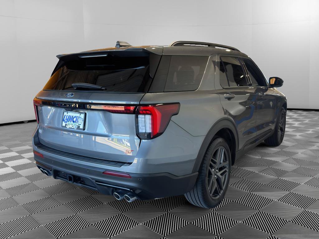 Used 2025 Ford Explorer ST AWD/4WD image 5
